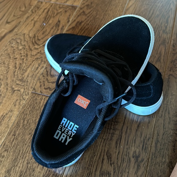 Seriously Nice Shoes - Picture 7 of 7